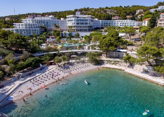 Luxor Hvar - Main Square フヴァル